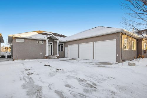 724 Northridge Way, West Fargo, ND, 58078-4365 | Card Image