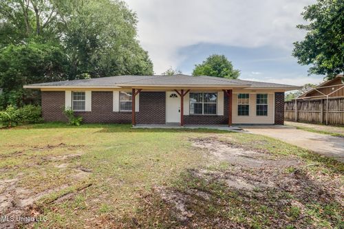 1302 Parktown Dr, Ocean Springs, MS, 39564-5814 | Card Image