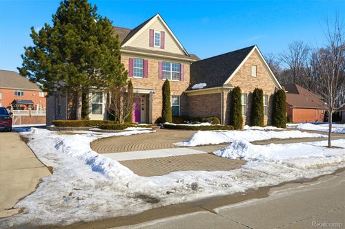 42575 Silverwood Dr, Sterling Heights, MI, 48314-2942 | Card Image