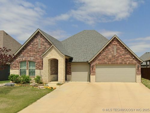 631 E 126th St S, Jenks, OK, 74037-5206 | Card Image