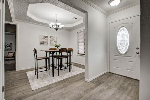 1108 S Highland Dr, Mustang, OK, 73064-3522 | Card Image