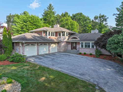 27 Tanglewood Dr, Nashua, NH, 03062-1044 | Card Image