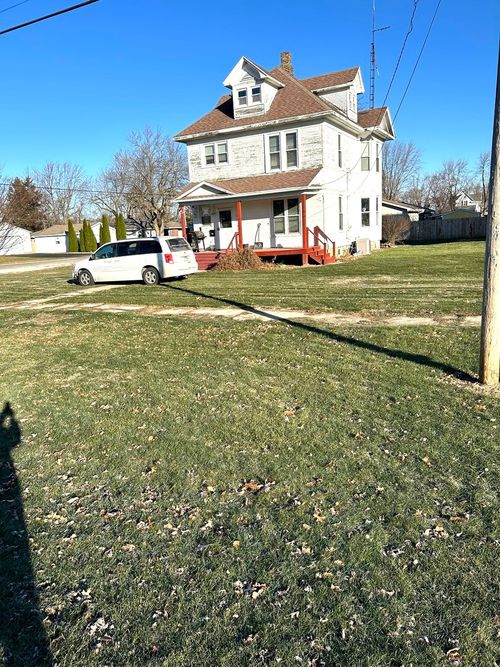 195 W 3rd Ave, Clifton, IL, 60927-9037 | Card Image