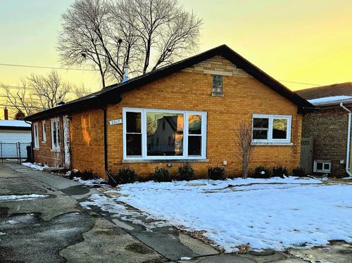 2817 W 100th Pl, Evergreen Park, IL, 60805-3536 | Card Image