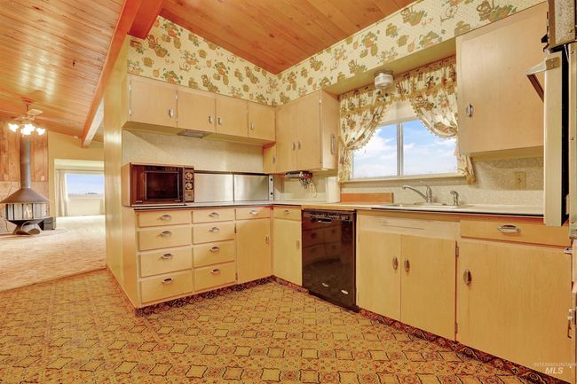 425 W 700 N, House other with 4 bedrooms, 2 bathrooms and 2 parking in Paul ID | Image 12