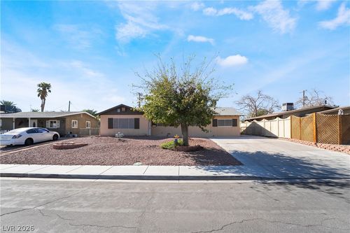 3809 Millwood Ave, Las Vegas, NV, 89121-2434 | Card Image
