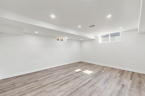 2385 Dress Circle Cres, Oshawa, ON, L1L0L8 | Card Image