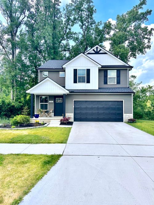 700 Machnik Dr, Chelsea, MI, 48118-1632 | Card Image