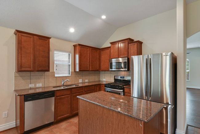 291 Cold Spg, House other with 4 bedrooms, 2 bathrooms and 4 parking in Buda TX | Image 5