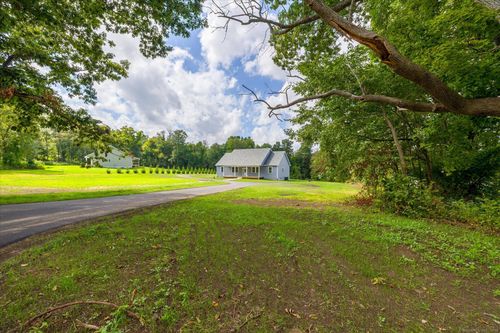 124 Orchard Hill Rd, Pomfret Center, CT, 06259-2106 | Card Image