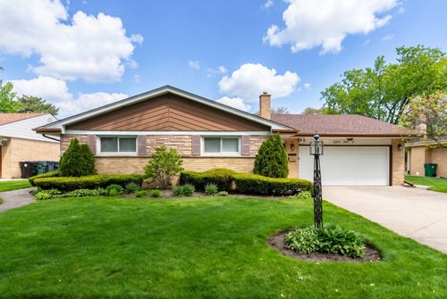860 N Merrill St, Park Ridge, IL, 60068-2746 | Card Image