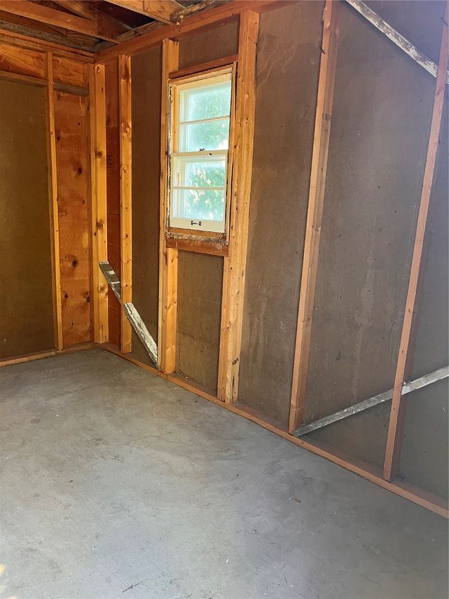 Large storage shed with easy acess. | Image 17