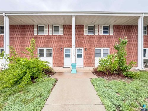 apt-3-101 N Pipestone St, Brandon, SD, 57005-1597 | Card Image