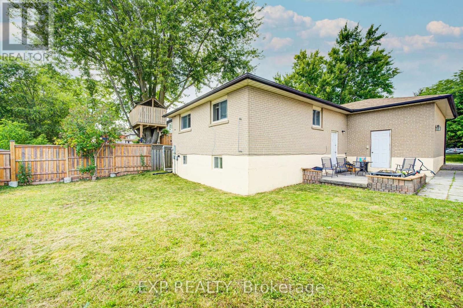 Residential in Whitchurch-Stouffville (Stouffville) 4