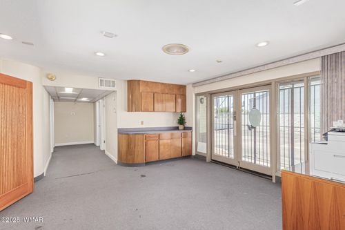 8545 N Black Cyn Highway Highway, Phoenix, AZ, 85021 | Card Image