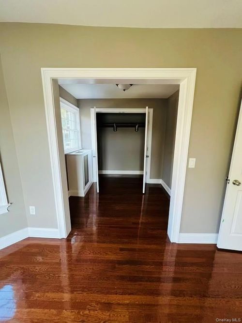 2 Arthur St, Yonkers, NY, 10701-1570 | Card Image