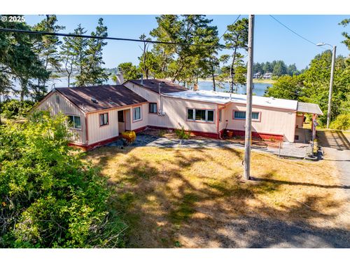 2624 Neawanna St, Seaside, OR, 97138-7341 | Card Image