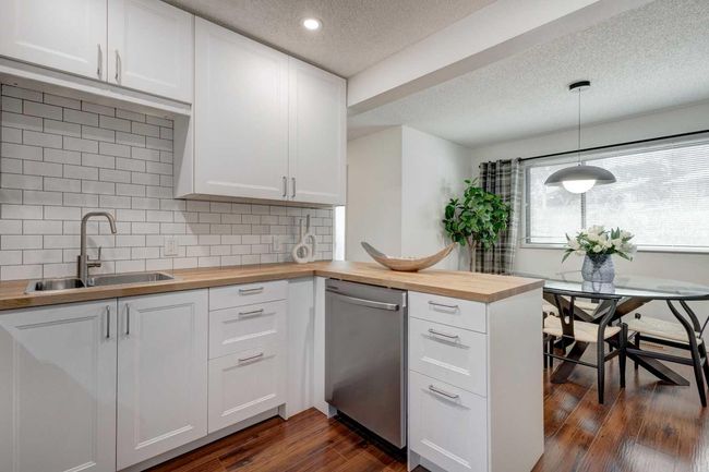 56 - 2300 Oakmoor Drive Sw, Townhouse with 3 bedrooms, 1 bathrooms and 1 parking in Calgary AB | Image 7