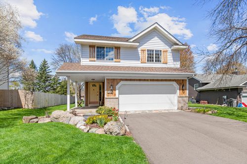 1400 Field Creek Cir, Victoria, MN, 55386-9548 | Card Image