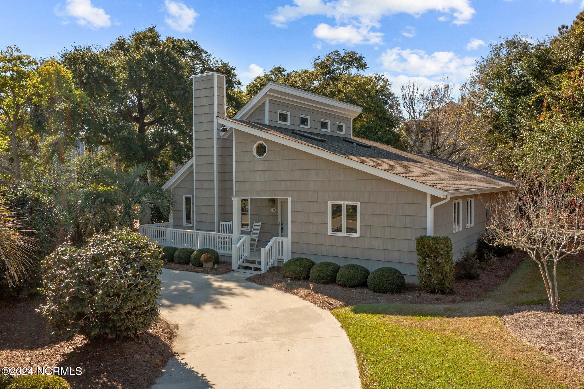 207 Tradewinds Drive, For Sale in Emerald Isle Zoocasa