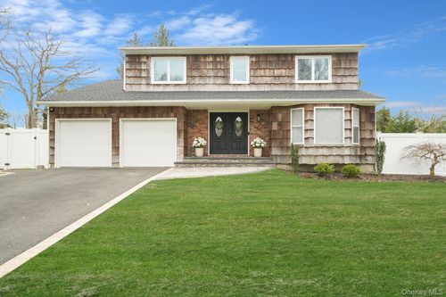 6 Crusader Ln, Nesconset, NY, 11767-1907 | Card Image