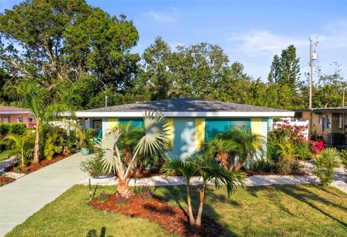 2479 Trade Winds Dr, DUNEDIN, FL, 34698-2035 | Card Image