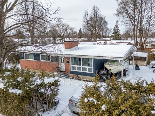935 Goren Ave, Ottawa, ON, K1G2T6 | Card Image