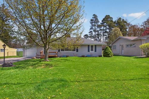 2325 Maple Dr, Jackson, MI, 49203-3650 | Card Image
