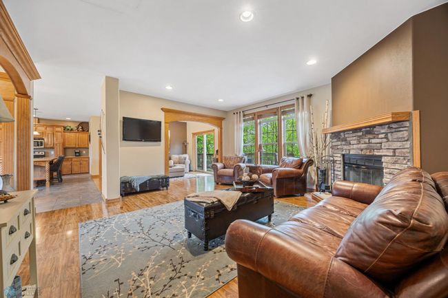 Living Room | Image 11