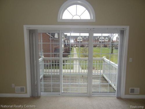 45707 N Stonewood Rd, Canton, MI, 48187-6628 | Card Image