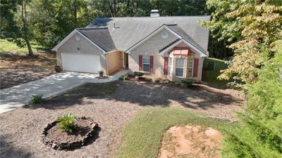 2002 Forsyth Park Lane, House other with 4 bedrooms, 2 bathrooms and 6 parking in Hoschton GA | Image 3