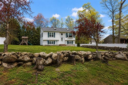 221 Canal St, Westerly, RI, 02891-1556 | Card Image