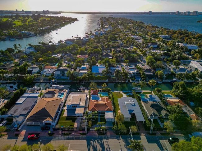 7770 Hawthorne Ave, House other with 4 bedrooms, 3 bathrooms and null parking in Miami Beach FL | Image 62