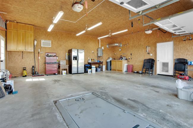 Two car garage | Image 37