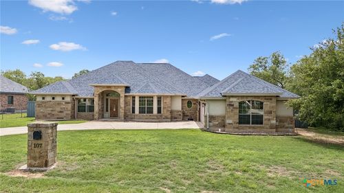 107 Oakview Dr, Floresville, TX, 78114-3202 | Card Image