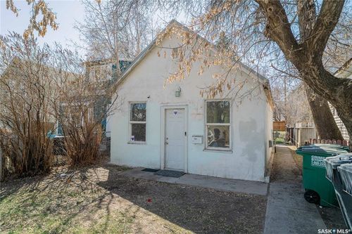 439 R Avenue S, Saskatoon, SK, S7M2Z4 | Card Image