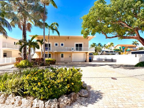 239 Plantation Ave, Tavernier, FL, 33070-2234 | Card Image