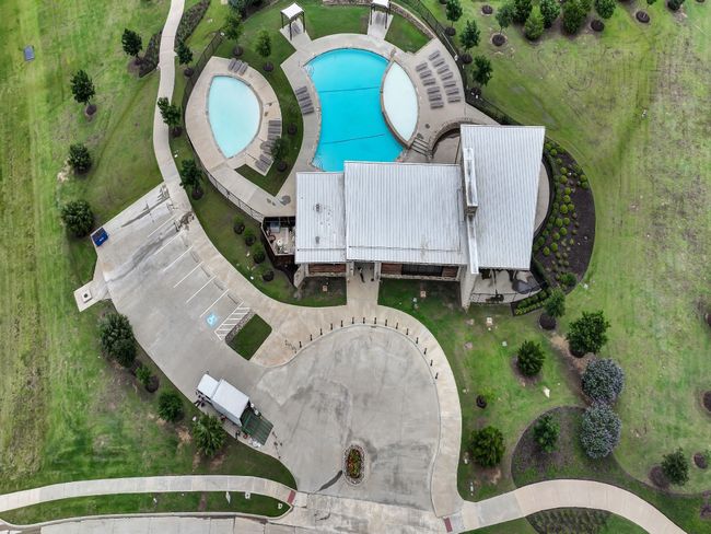 Community pools and Club house | Image 34