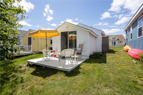 64 Burnside Ave, Narragansett, RI, 02882-5048 | Card Image
