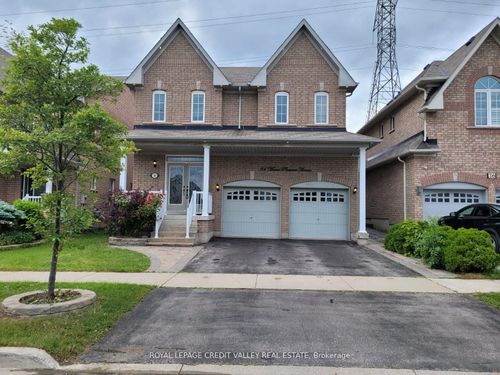 34 Mount Pleasant Ave, Whitby, ON, L1N0C8 | Card Image