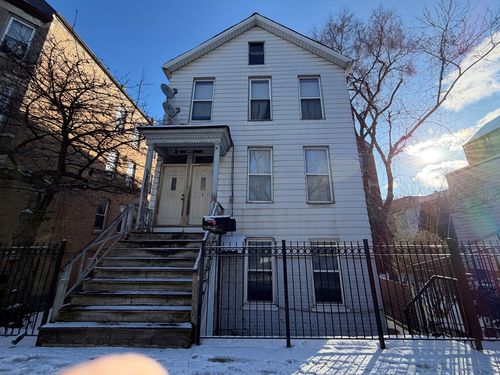 g-2067 Leavitt St, Chicago, IL, 60647-4452 | Card Image