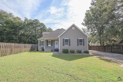 395 Chapman Rd, Macon, GA, 31211-7207 | Card Image