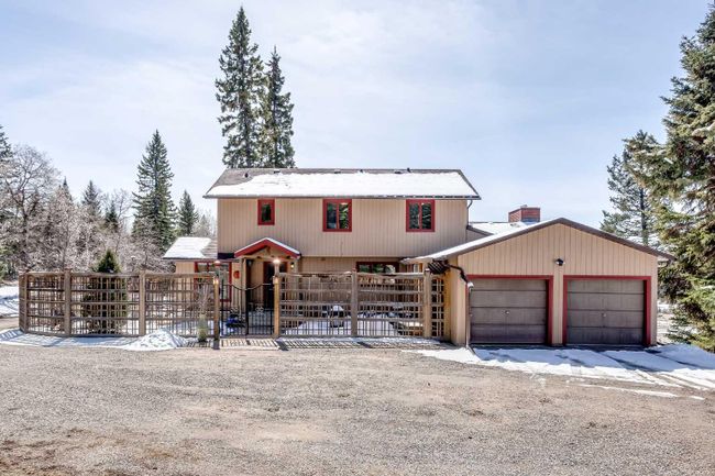 270240 Range Road 54, Home with 6 bedrooms, 2 bathrooms and 4 parking in Rural Rocky View County AB | Image 2