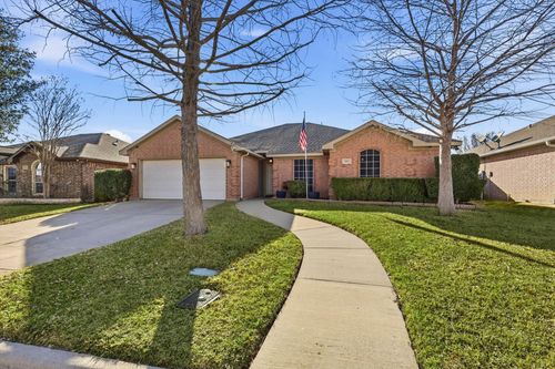 8163 Berkshire Dr, Fort Worth, TX, 76137-6111 | Card Image