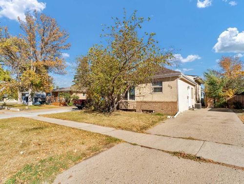 213 6 St Se, Redcliff, AB, T0J2P0 | Card Image