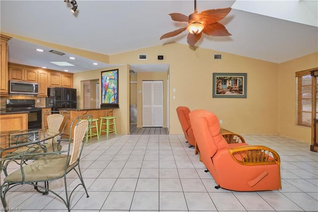 Kitchen and Family Room. | Image 12