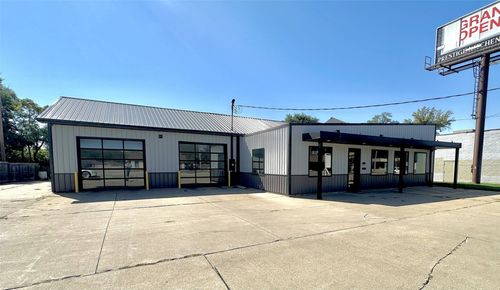 1424 Army Post Rd, Des Moines, IA, 50315-5405 | Card Image