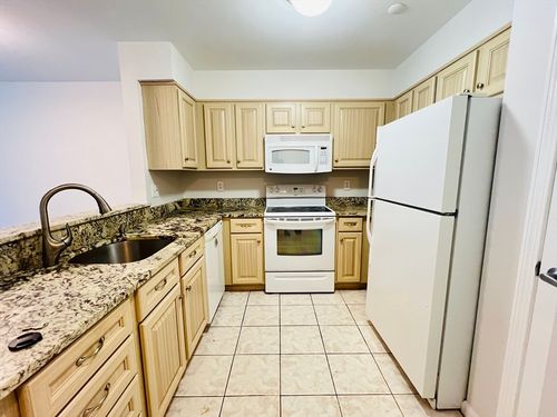 apt-201-30 Chelsea St, Everett, MA, 02149-3540 | Card Image