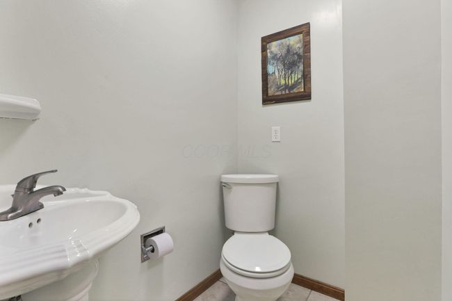 131 Donerail Dr Sw, House other with 4 bedrooms, 3 bathrooms and null parking in Pataskala OH | Image 37