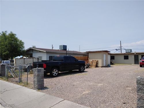 832 Hart Ave, Las Vegas, NV, 89106-2331 | Card Image